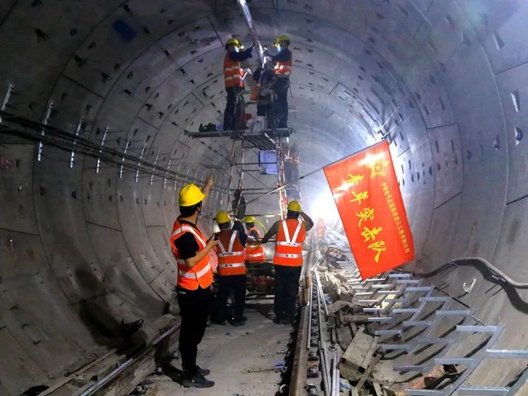 郑州轨道交通4号线全线“电通”(图1)