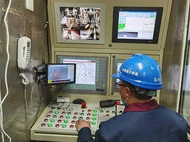 长春城市轨道交通6号线01标第二台盾构机始发(图2)