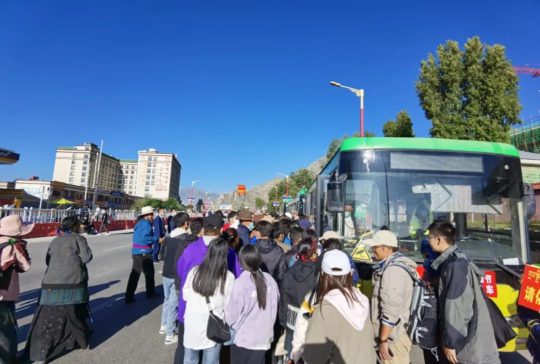庆雪顿,控疫情,保安全 拉萨公交圆满完成雪顿特勤保障任务(图8)