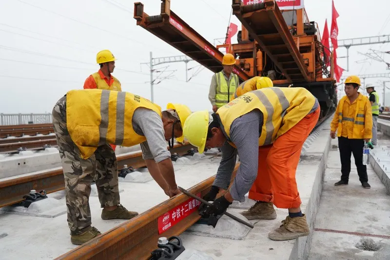 高铁新动能!京雄城际铁路全线轨道贯通意味着什么?(图6)