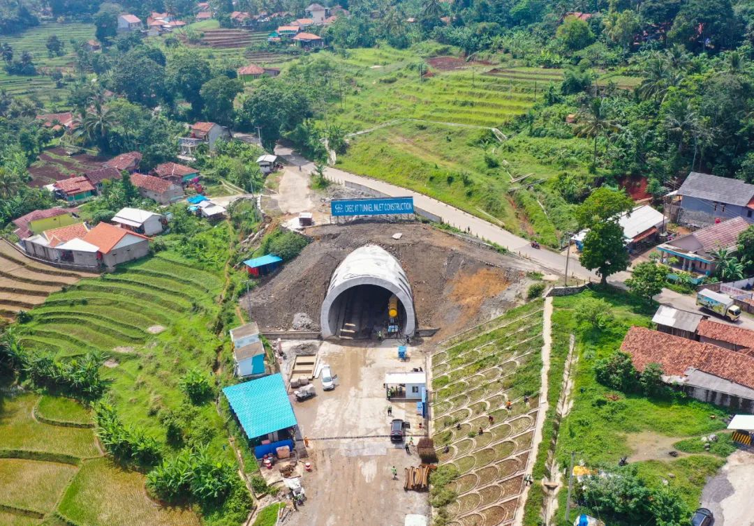 中国中铁承建的印尼雅万高铁建设传来好消息!(图3) 中国中铁承建的印尼雅万高铁建设传来好消息!(图3)