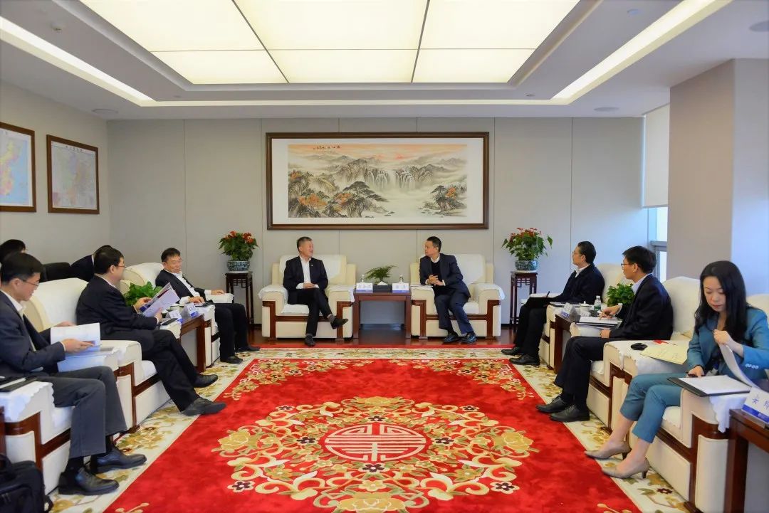 中国中车集团有限公司与四川铁投集团举行工作座谈(图1)