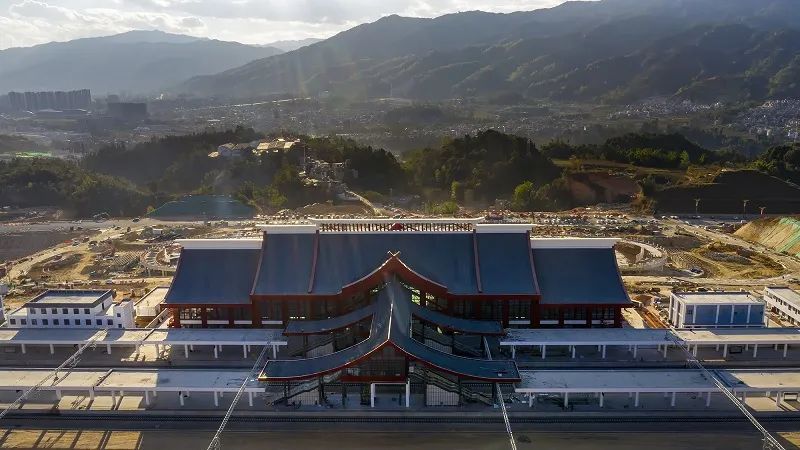 今日开通!这里将结束不通铁路的历史(图6) 图片