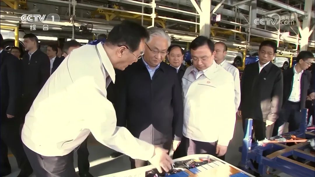 国务院副总理张国清视察西安比亚迪(图2) 3-23101P91545592.jpg