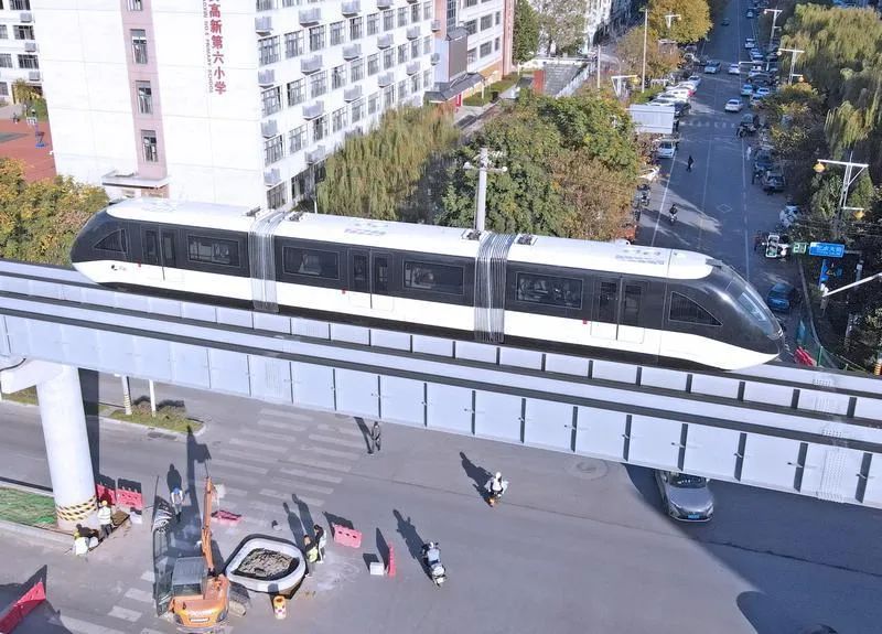 西安首条!高新有轨电车试验线试车!(图2) 3-2311101613152A.jpg