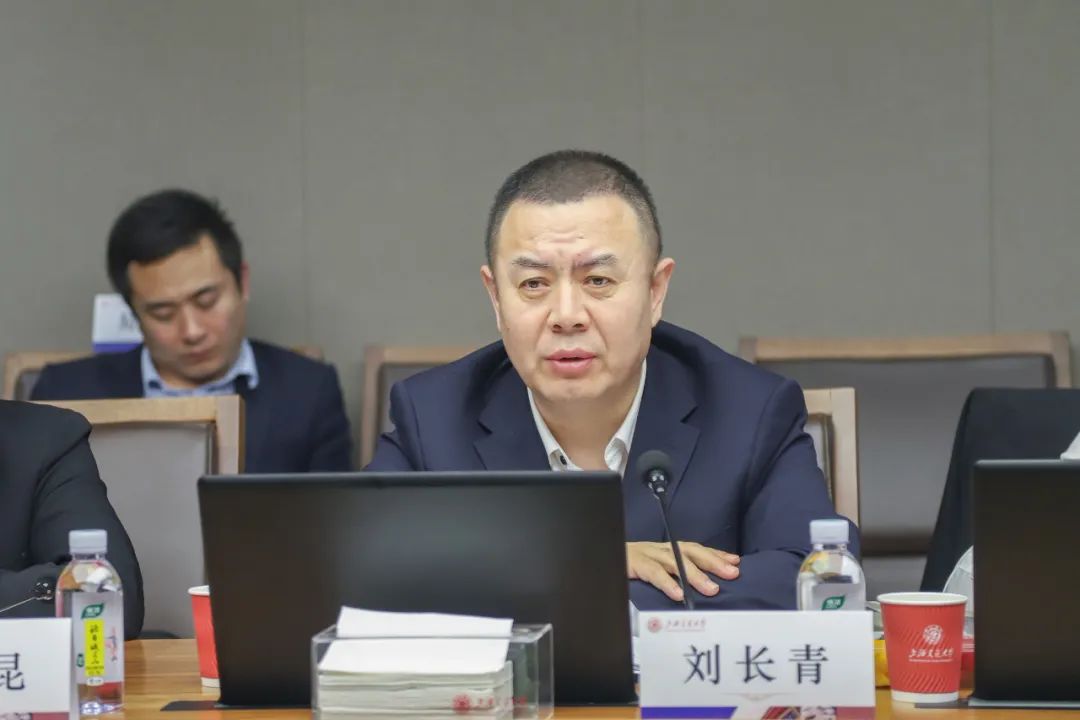 中车长客与上海交通大学举行座谈交流会 深化超导磁浮等领域合作(图3) 3-2311141041444J.jpg