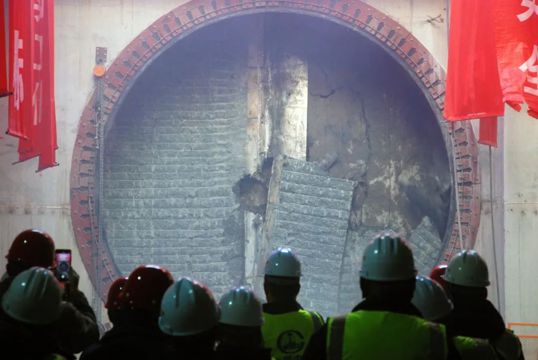 滨海西站至第九大街站左线盾构区间顺利贯通 滨海西站至第九大街站左线盾构区间顺利贯通