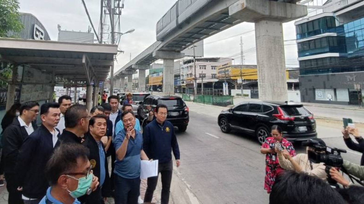 泰国粉线轻轨设备脱落砸车!泰国下令停止曼谷粉线运营!(图2) 3-2312260U61V64.png