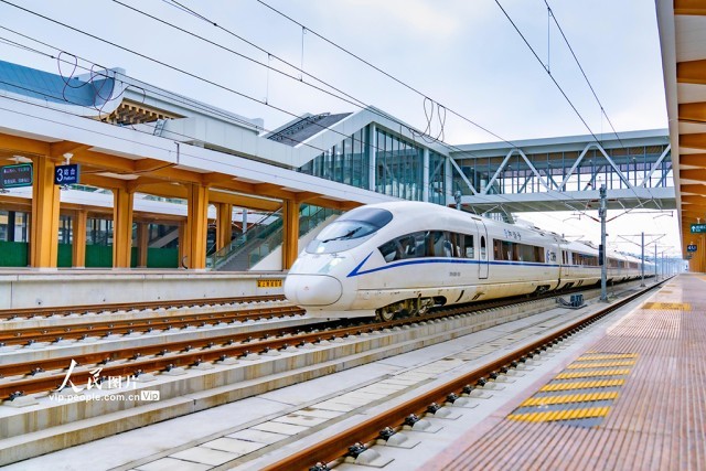 3-24032G05133648.jpg
