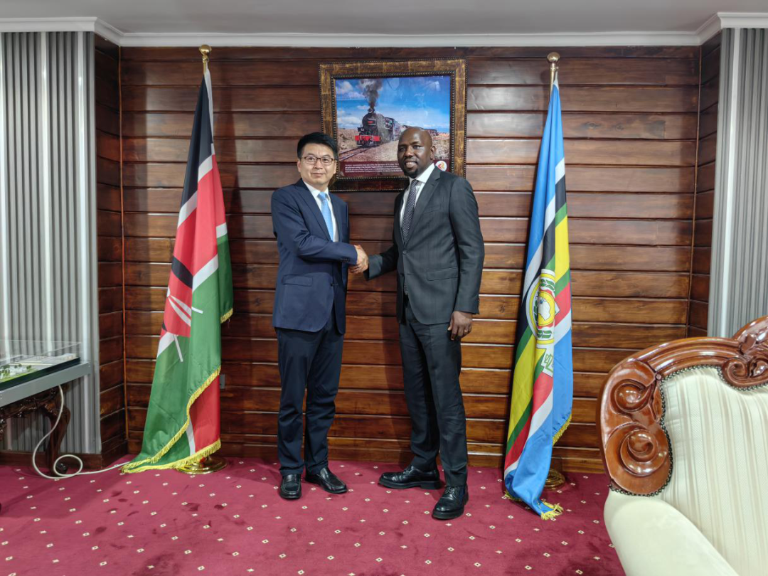 会见肯尼亚道路与交通部长穆尔科门