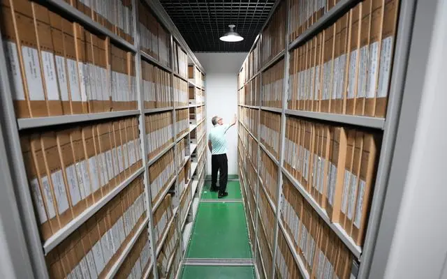 13万余卷档案见证北京地铁发展史，未来档案将逐步数字化(图1)