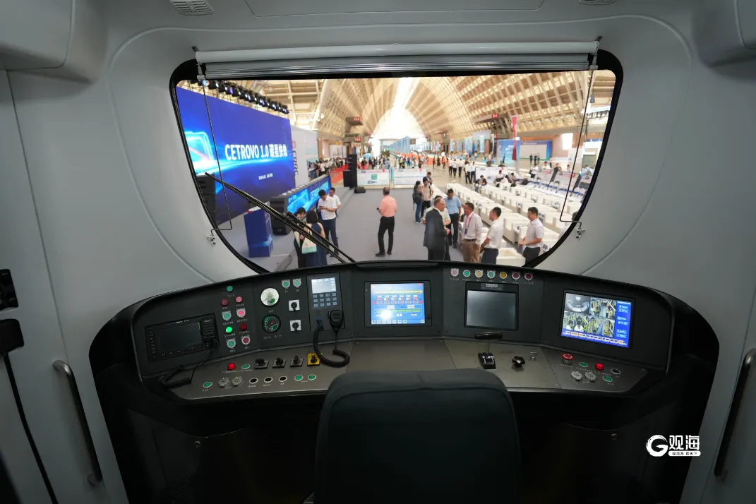 全球首列商用碳纤维地铁列车在青岛正式发布 年内将投入载客(图7) 3-24062F93200b4.png