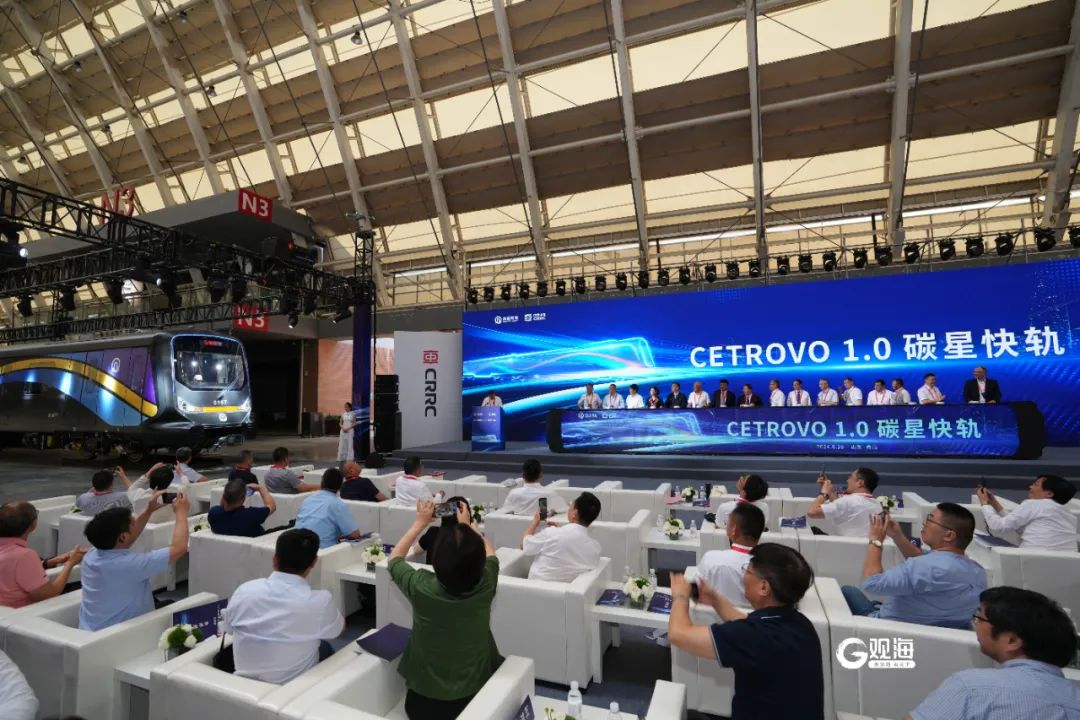 全球首列商用碳纤维地铁列车在青岛正式发布 年内将投入载客(图4)