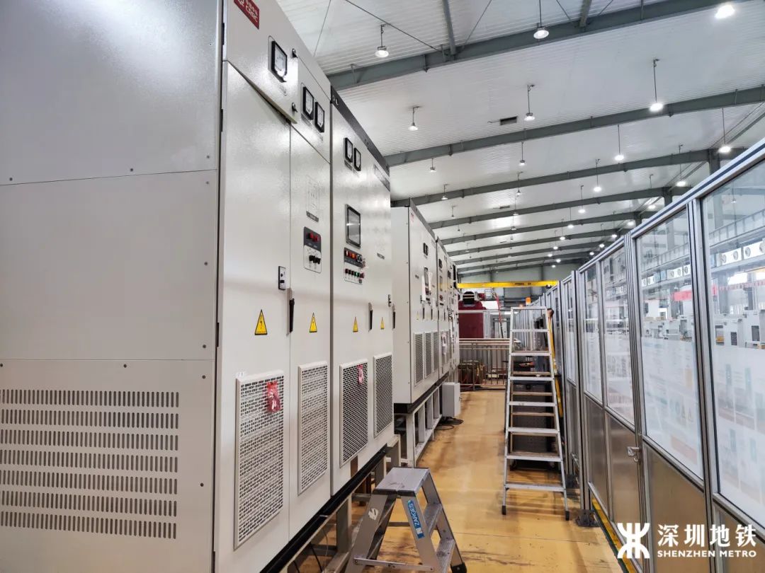 重大突破!深圳地铁第二代牵引能馈一体化设备研制成功!(图1) 3-240F40S4511A.jpg