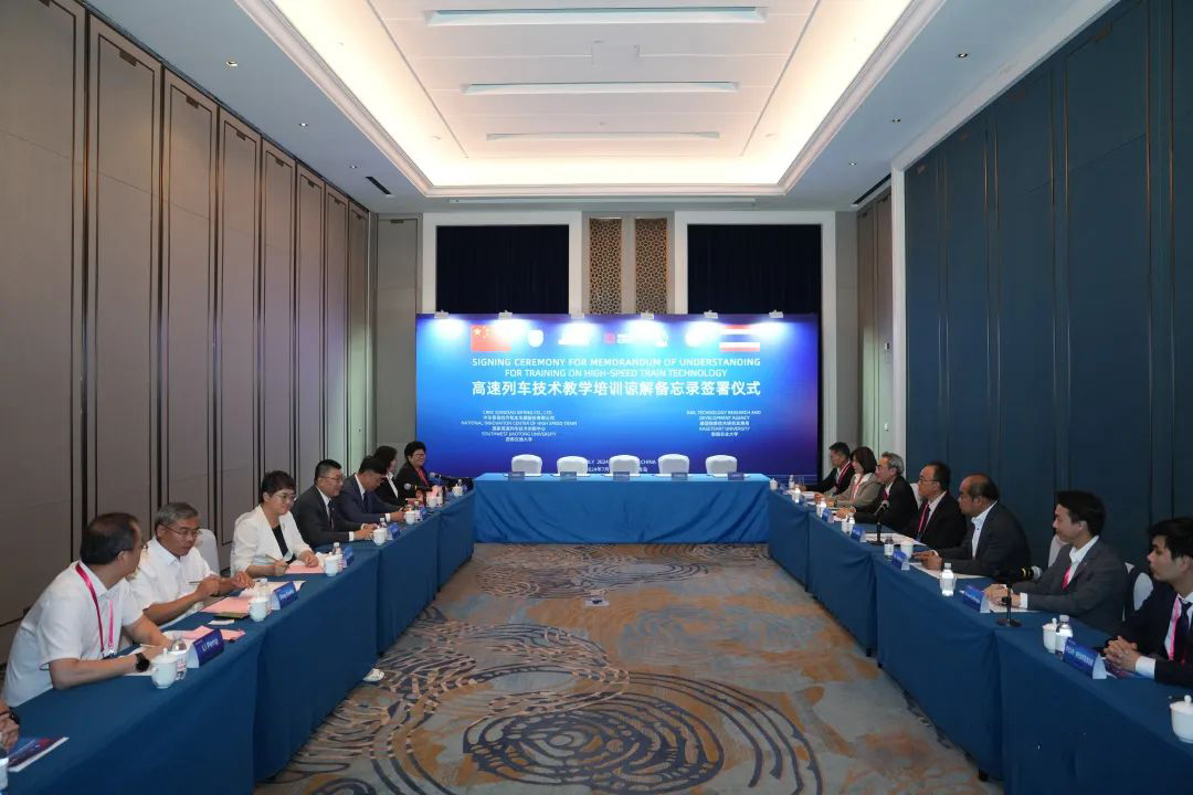 高速列车技术教学培训谅解备忘录今天签署! 高铁技术培训将在泰国铺开(图3) 3-240G2095523426.jpg
