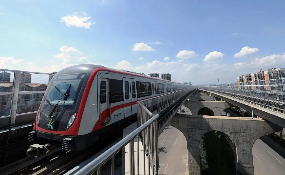 50余家企业参与昆明地铁2024年商业开发招商引资推介会(图2) 3-240G5100R4425.jpg