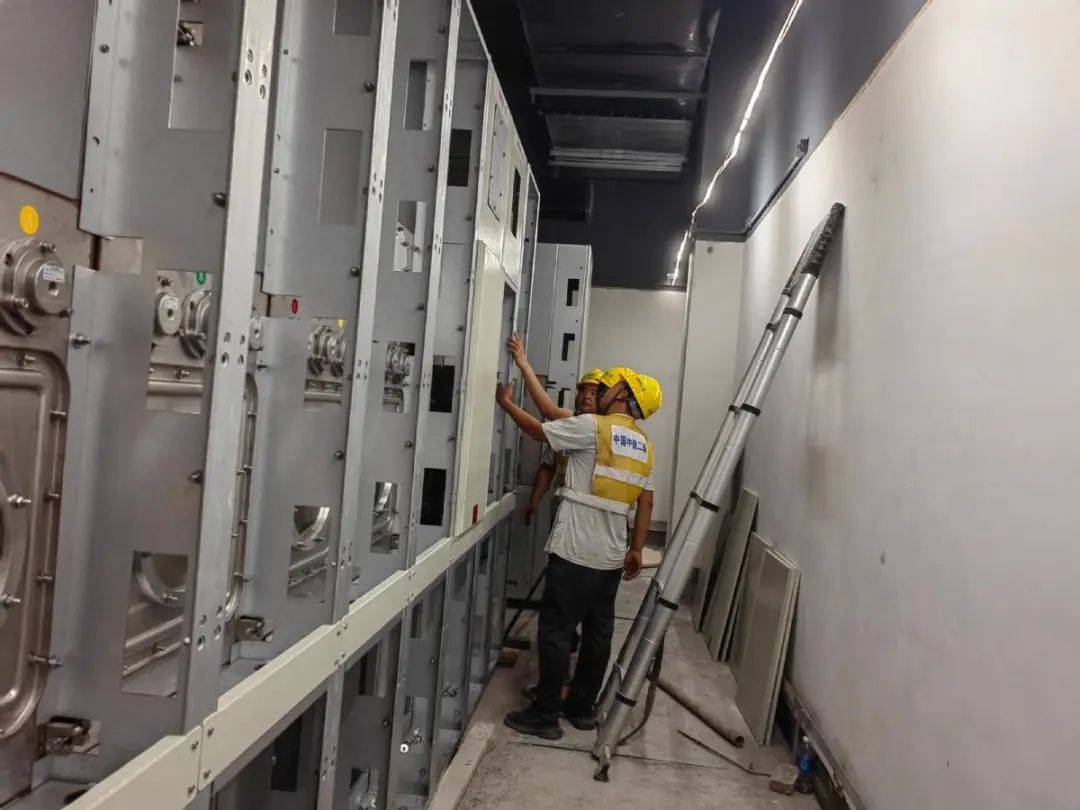 力争年底电通!东莞地铁丨1号线供电工程全面铺开(图6) 3-240HZS615T1.jpg