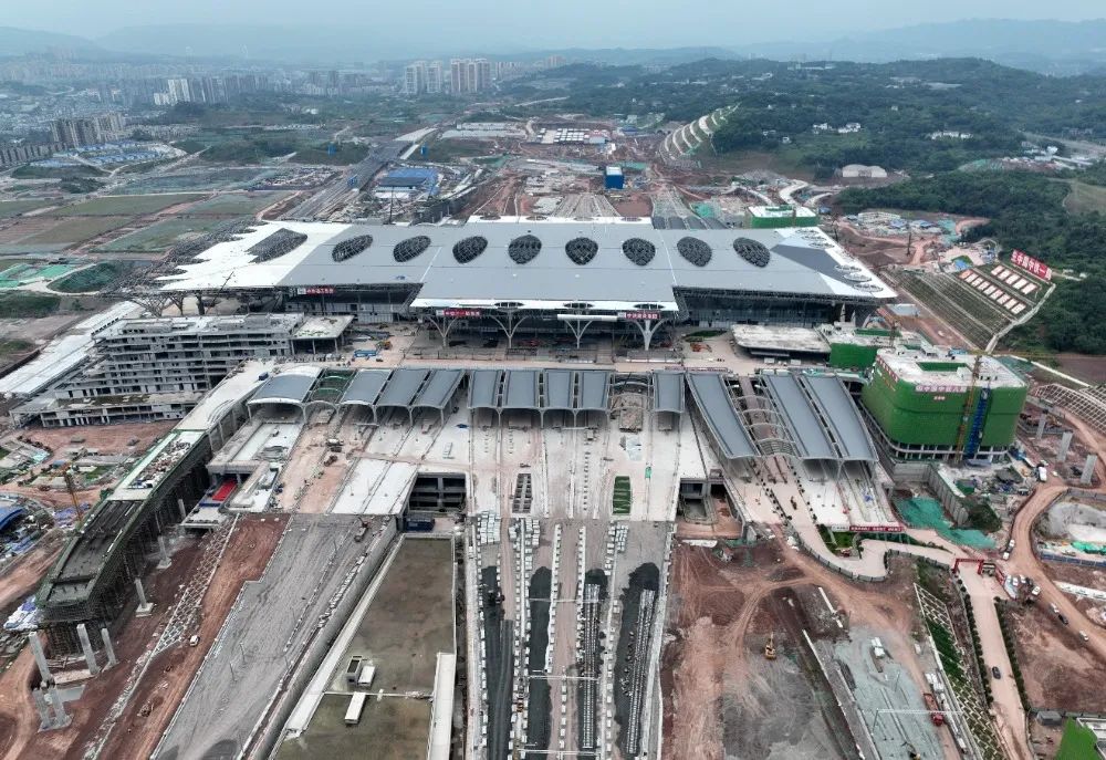 122万平米!西部最大高铁枢纽站要来了(图1) 3-240Q30RU5950.jpg