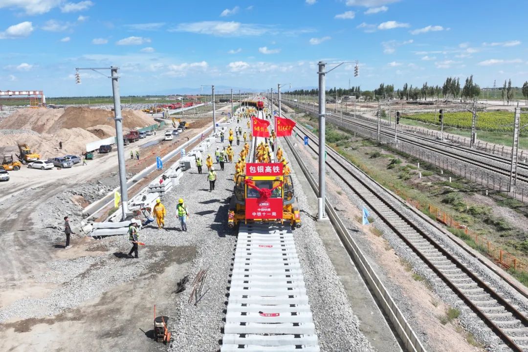 时速250公里!包银高铁内蒙古段明年将贯通!(图2) 3-240Q30U05IB.jpg