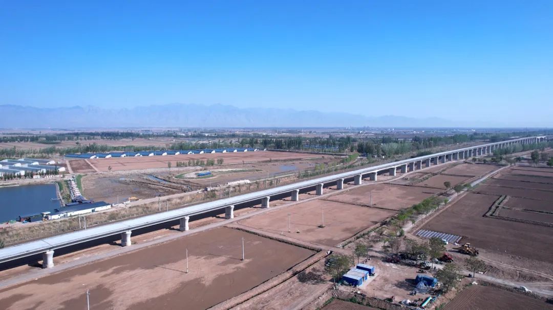 时速250公里!包银高铁内蒙古段明年将贯通!(图7) 3-240Q30U21OK.jpg