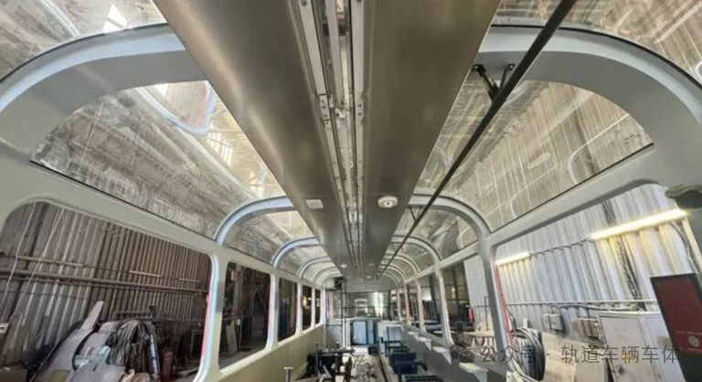 独特的全景天窗新电车即将出现在乌克兰第聂伯罗(图1) 3-240Q40912011O.jpg