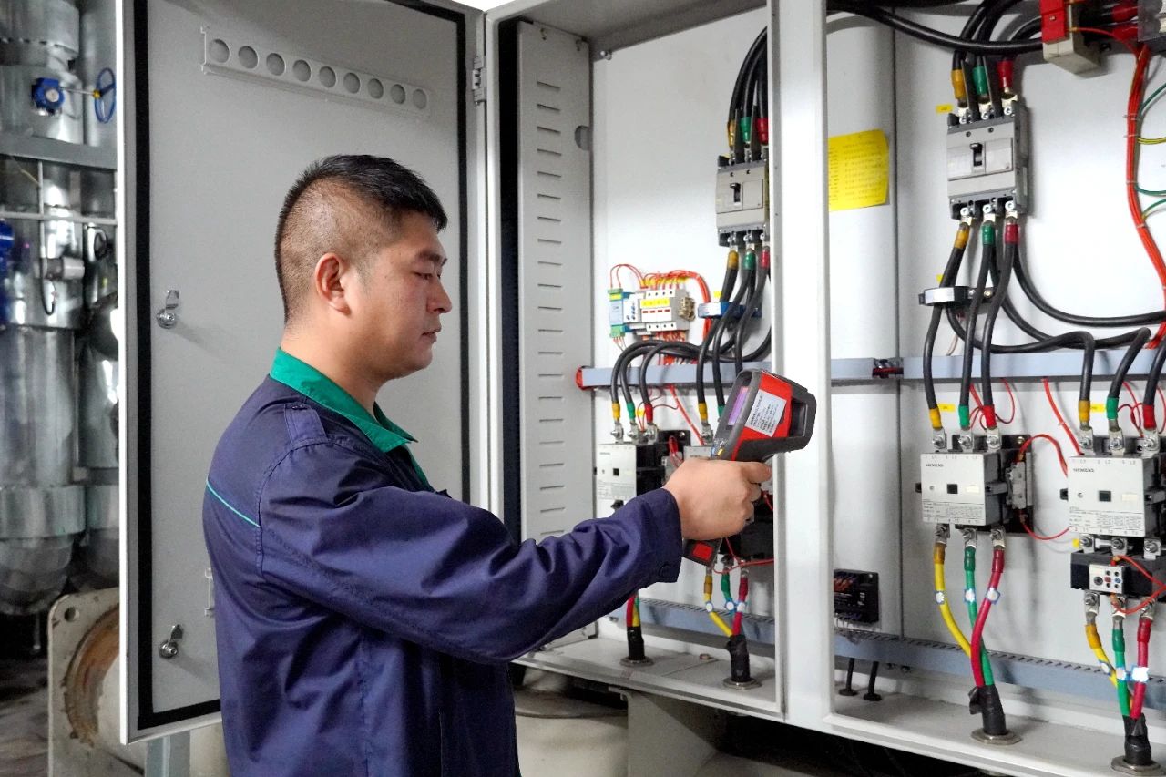 3-240RG4024S93.jpg 3-240RG4024S93.jpg