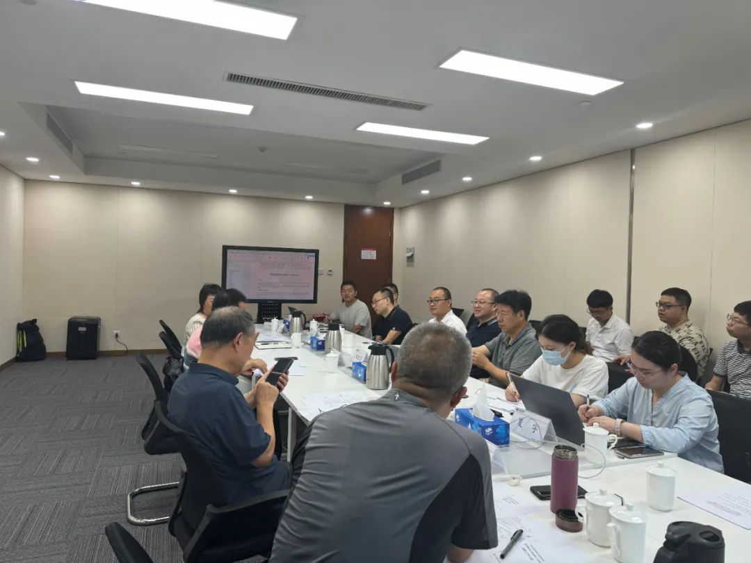 《智能空轨集疏运系统施工及验收规范》大纲审查会议顺利召开(图1) 3-240Z3134435F0.jpeg