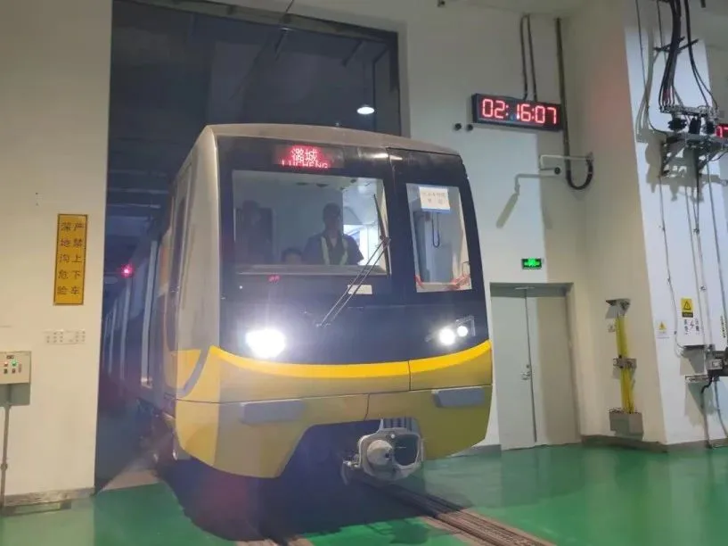 北京增购地铁列车“大黄蜂”开启动态调试(图3) 3-240Z50TS3322.png