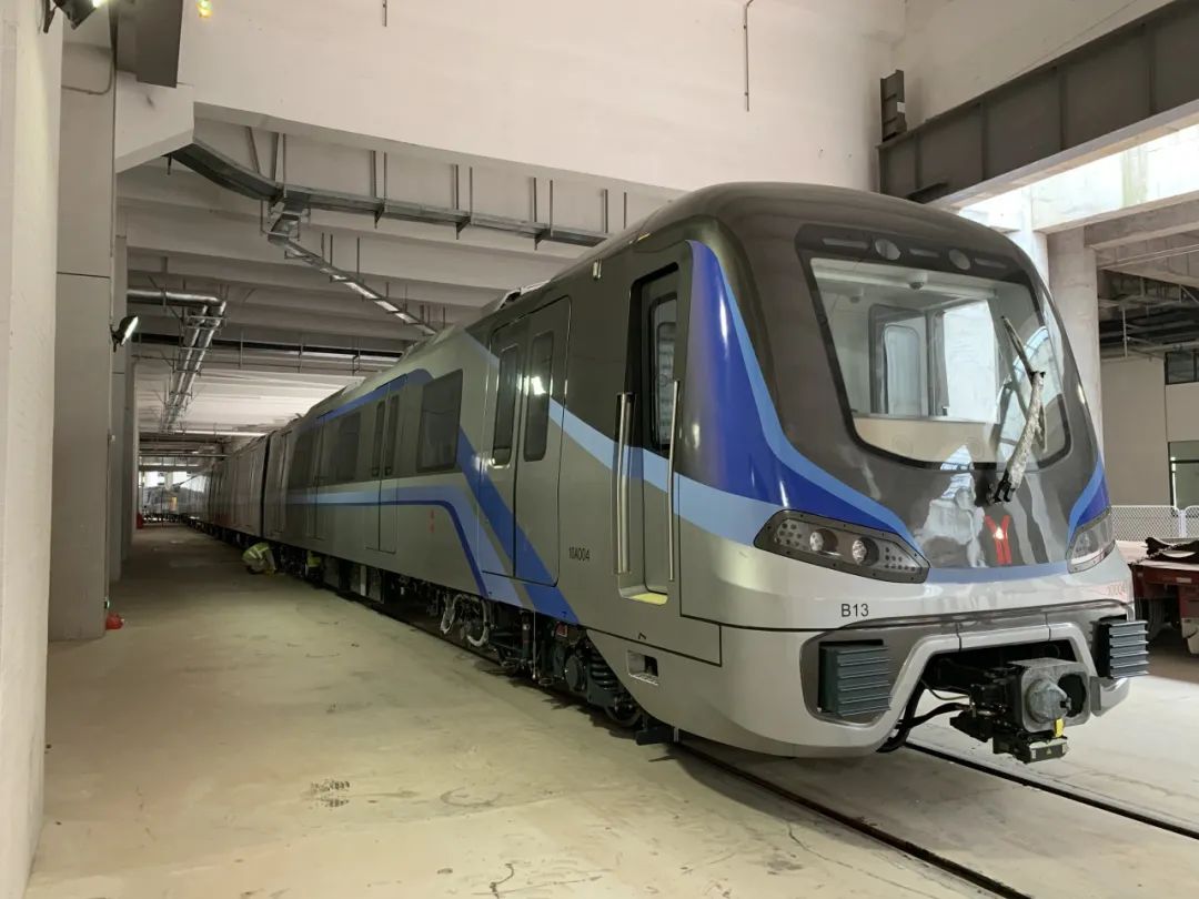 广州地铁十号线首列电客车交付!(图1) 3-2410250UHWZ.jpeg