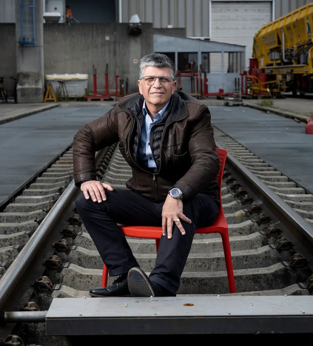 全球首创！轨道铺上太阳能“地毯" 绿色能源直达家庭(图2)