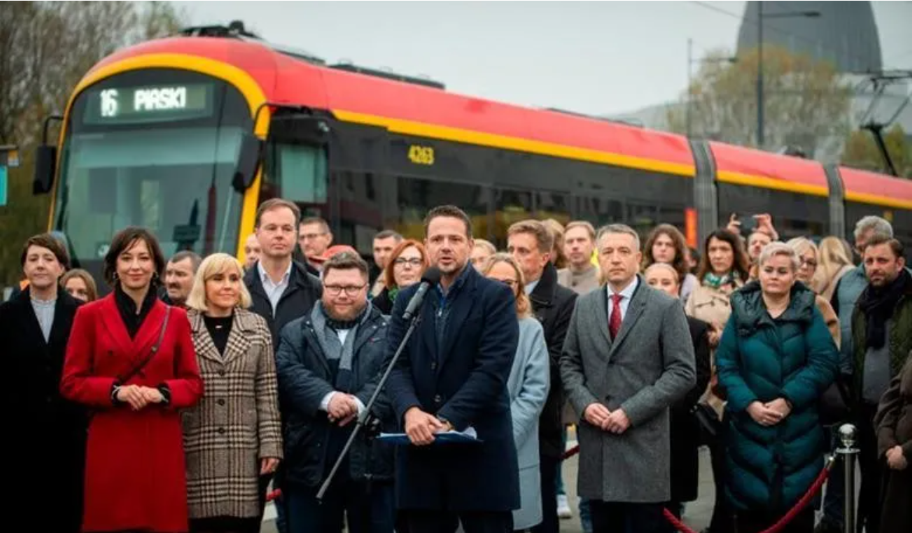 波兰首都最长电车线路开通运营(图1)