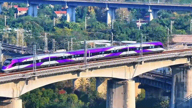 黄石CINOVA 2.0城际市域智能列车换装升级(图2)