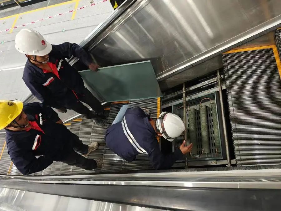 电扶梯数量之最!广州首条地铁环线630台电扶梯全部就位(图2) 3-241119144R0N6.jpeg