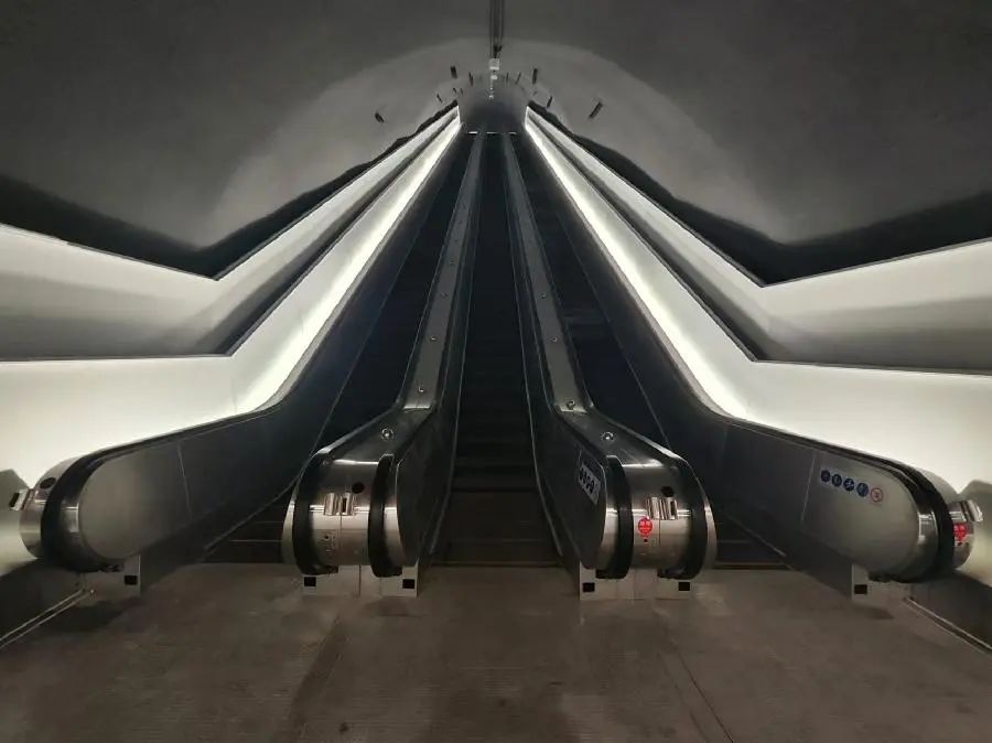 电扶梯数量之最!广州首条地铁环线630台电扶梯全部就位(图3) 3-241119144S5930.jpeg