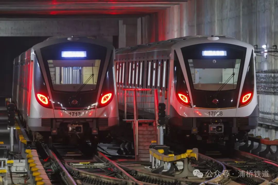 上海地铁17号线新车上线完毕(图1)