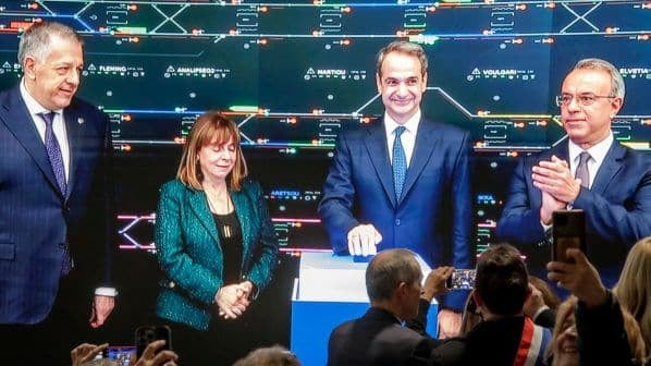 塞萨洛尼基第一条地铁线路开通(图1) 3-24120514393Y45.jpg