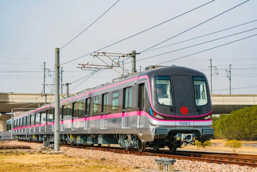 3-2501160Z932610.jpg