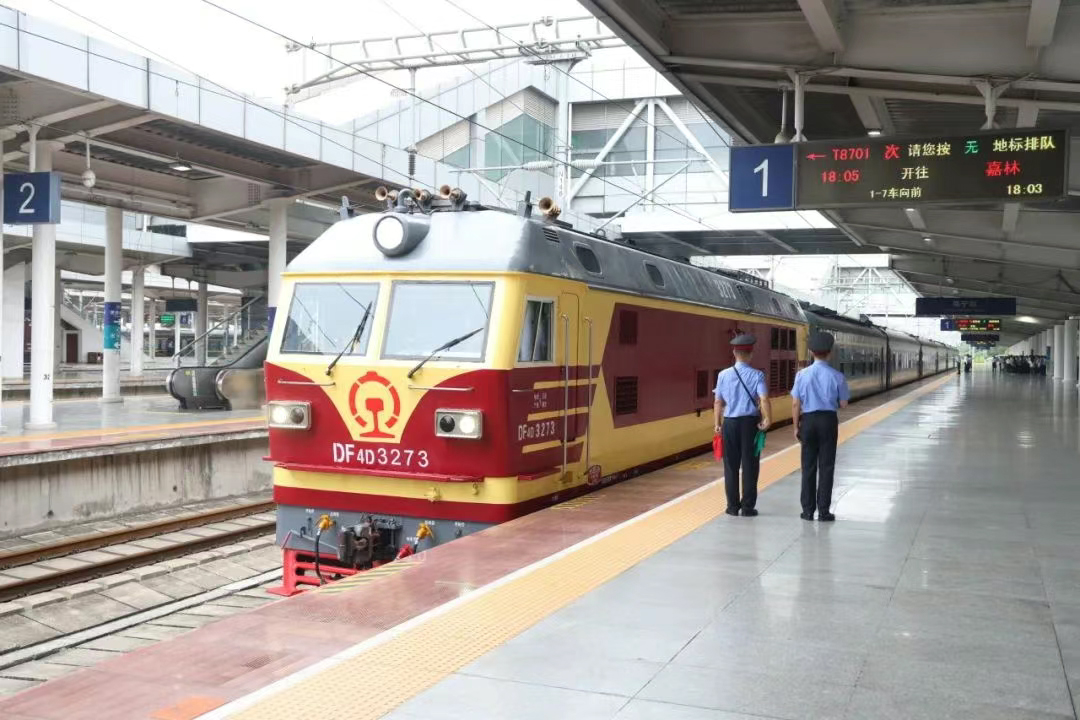 3-25052609135Y63.jpg